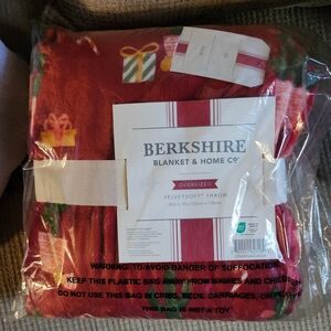 Berkshire Velvetsoft Western Christmas 60x70 Holiday Blanket